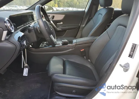 2021 Mercedes-Benz A 220 4Matic z USA, uszkodzony, nr VIN W1K3G4FB8MJ314249